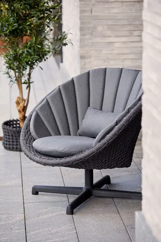 Cane-line Peacock Lounge Chair Cushion Set, Grey 4 Cane-line Peacock Lounge Chair Cushion Set, Grey - Image 2
