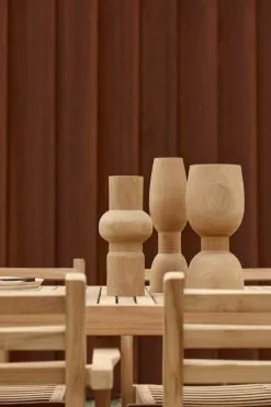 Carl Hansen & Søn AH902 Outdoor Dining Table, 100 X 98,5 Cm, Teak -Outdoor textiles Sales AH501 AH502 AH901 AH902 teak untreated details