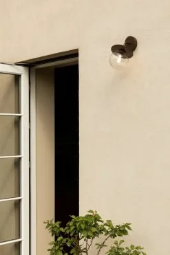 Nuura Liila Outdoor Wall Lamp, Dark Bronze - Optic Clear 12 Nuura Liila Outdoor Wall Lamp, Dark Bronze - Optic Clear -Outdoor textiles Sales NUURA outdoor2971