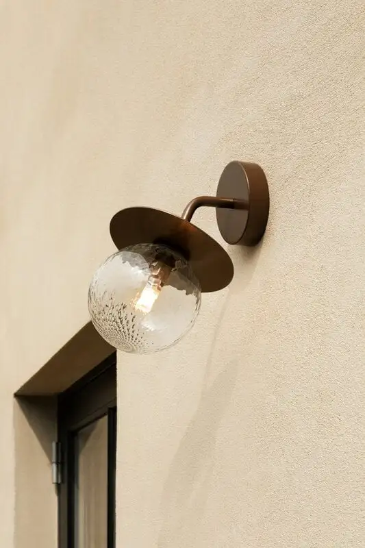 Nuura Liila Outdoor Wall Lamp, Dark Bronze - Optic Clear 6 Nuura Liila Outdoor Wall Lamp, Dark Bronze - Optic Clear - Image 4