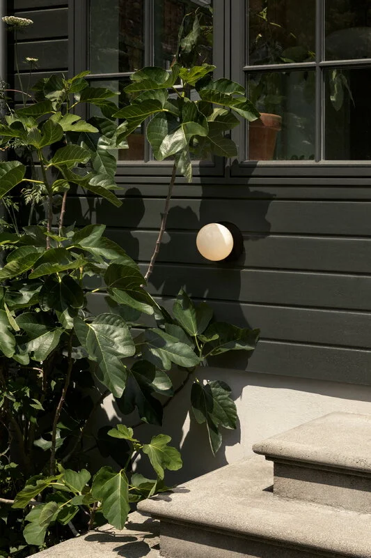 Nuura Liila 1 Outdoor Wall/ceiling Lamp, Black - Opal White 6 Nuura Liila 1 Outdoor Wall/ceiling Lamp, Black - Opal White - Image 4