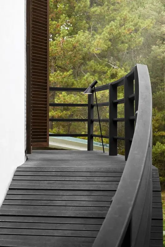 Louis Poulsen AJ Garden Bollard Lamp, Long, 3000K, Spike Without Adaptor 4 Louis Poulsen AJ Garden Bollard Lamp, Long, 3000K, Spike Without Adaptor - Image 2